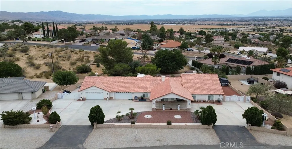 20055 Waco Court Apple Valley, CA 92308