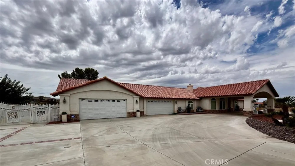20055 Waco Court Apple Valley, CA 92308