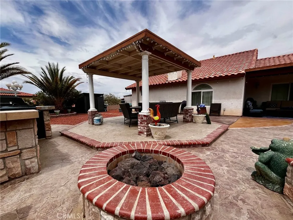 20055 Waco Court Apple Valley, CA 92308