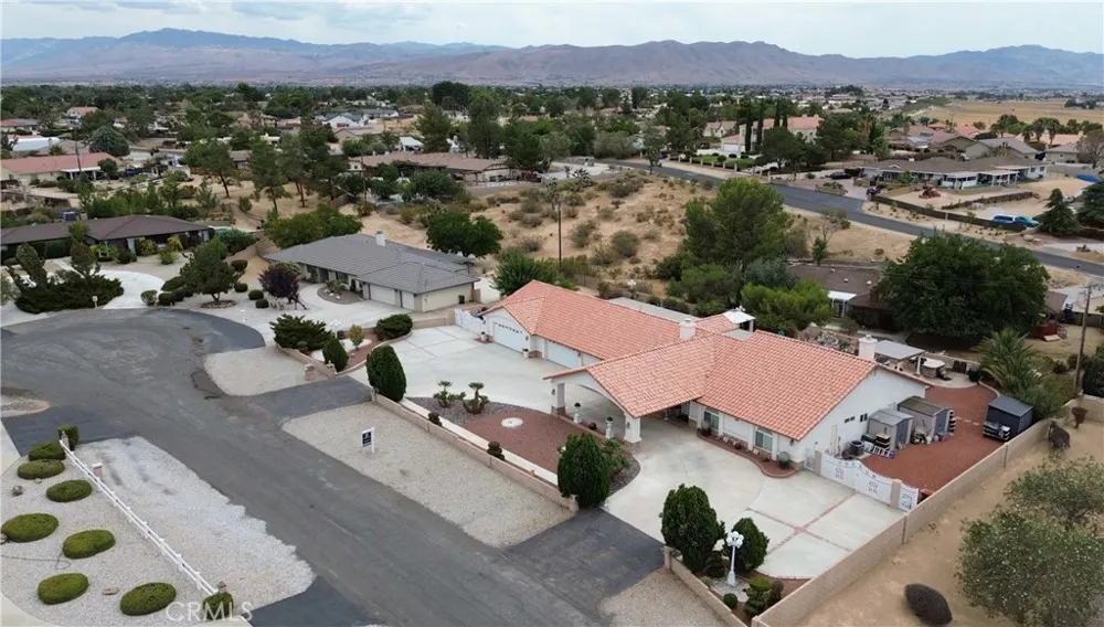20055 Waco Court Apple Valley, CA 92308