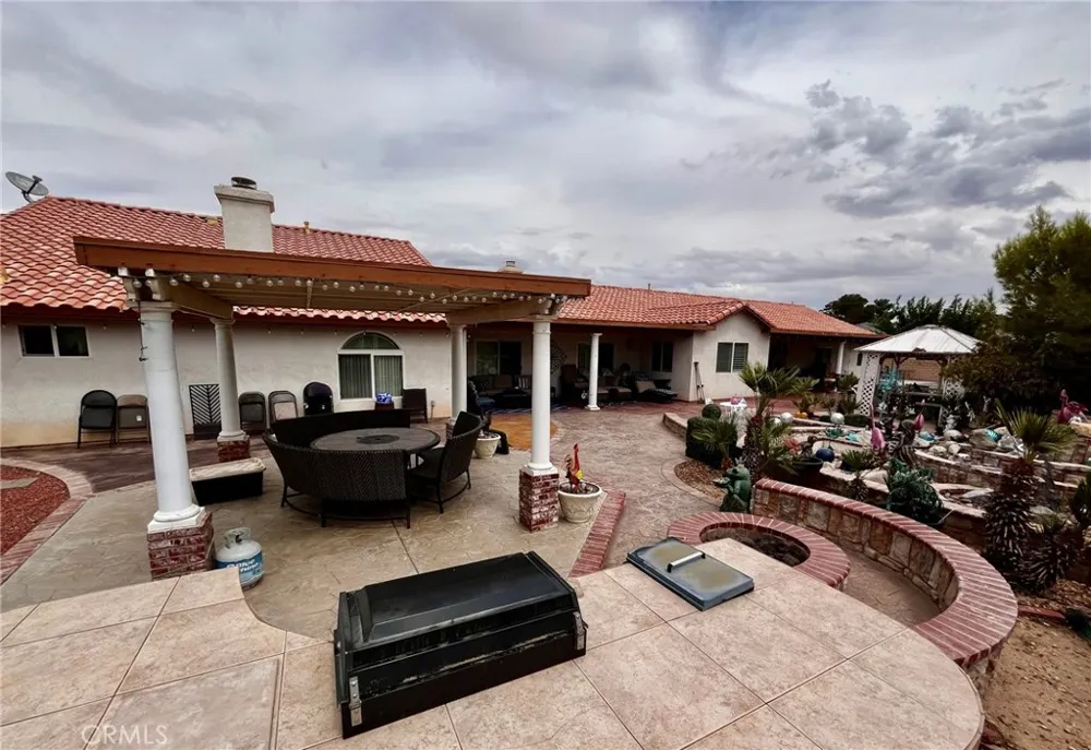 20055 Waco Court Apple Valley, CA 92308