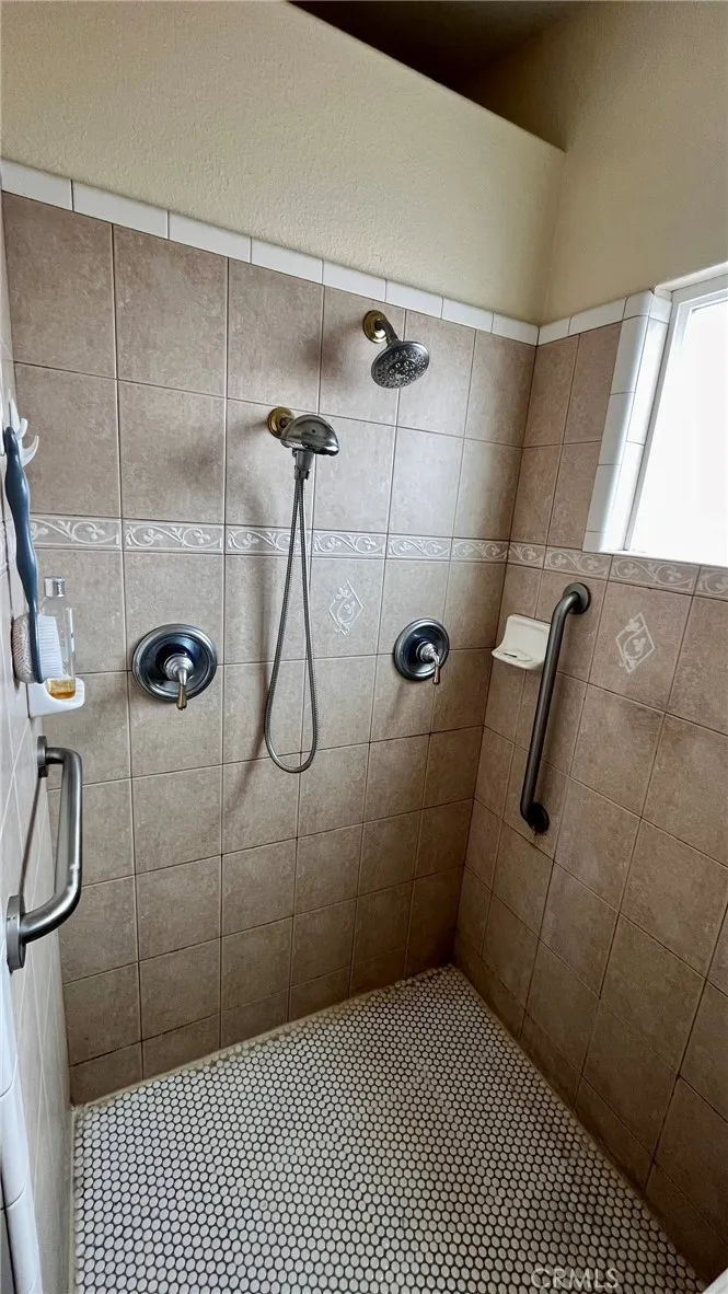 20055 Waco Court Apple Valley, CA 92308