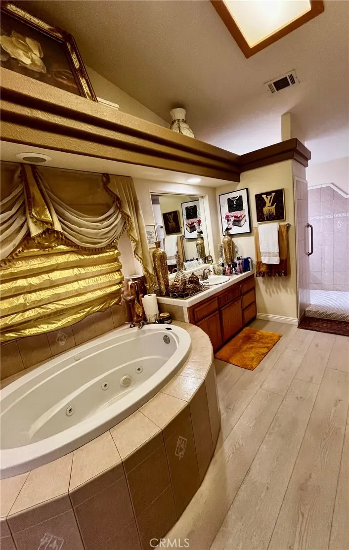20055 Waco Court Apple Valley, CA 92308