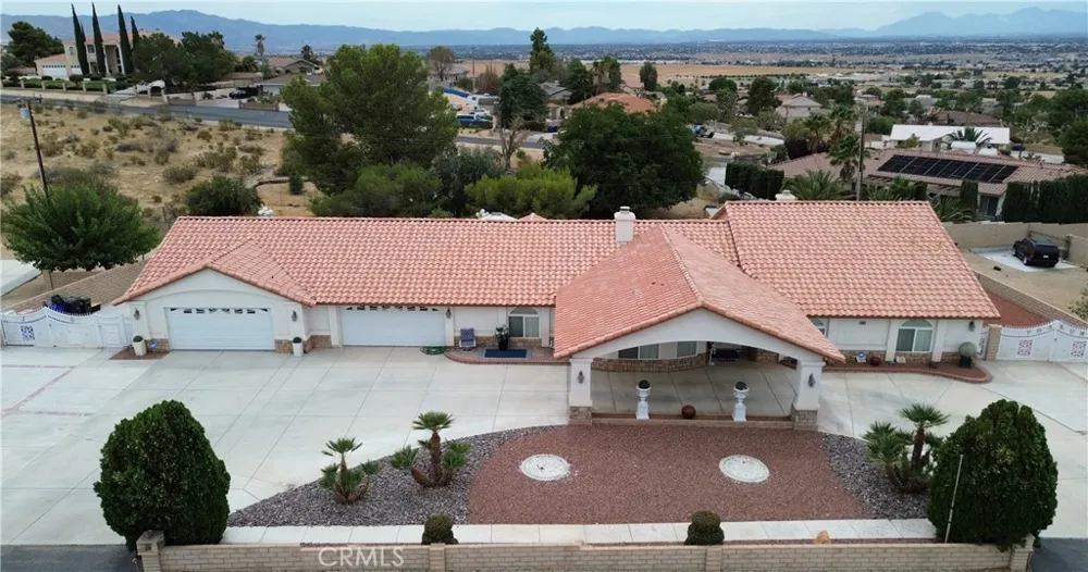 20055 Waco Court Apple Valley, CA 92308