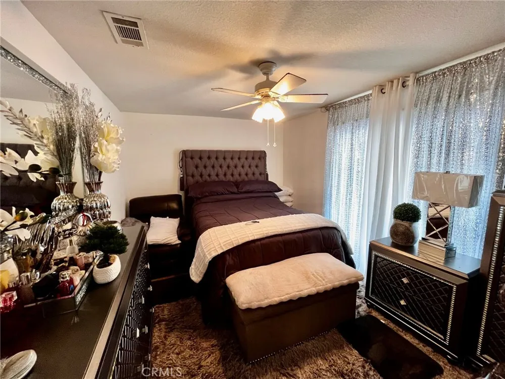 20055 Waco Court Apple Valley, CA 92308