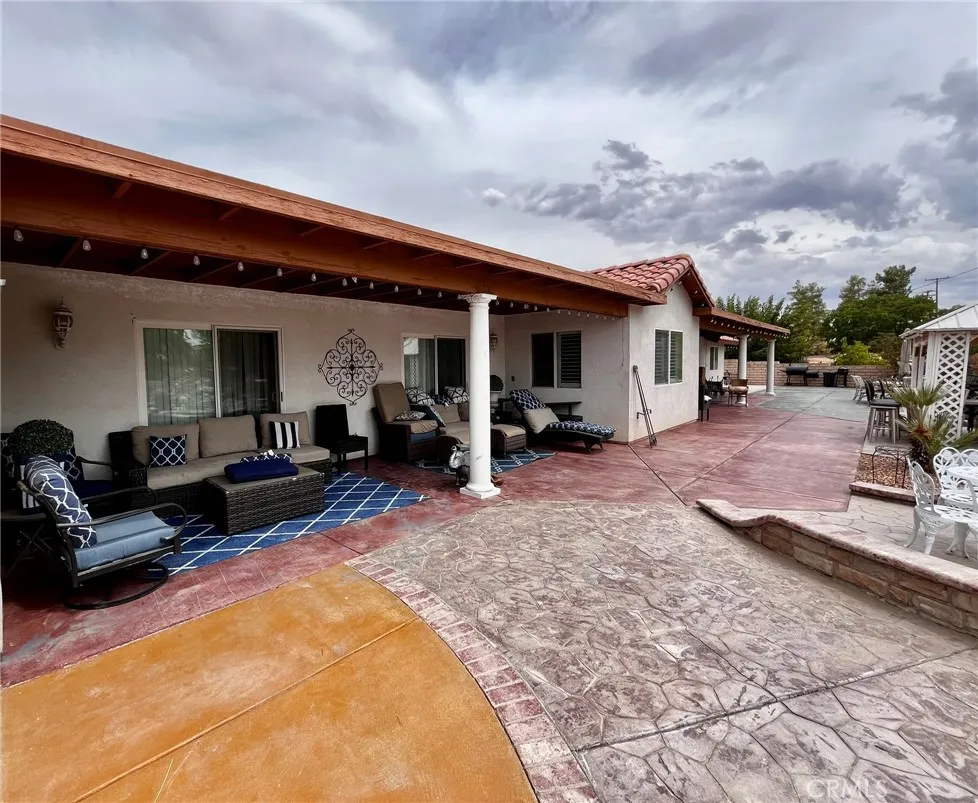 20055 Waco Court Apple Valley, CA 92308