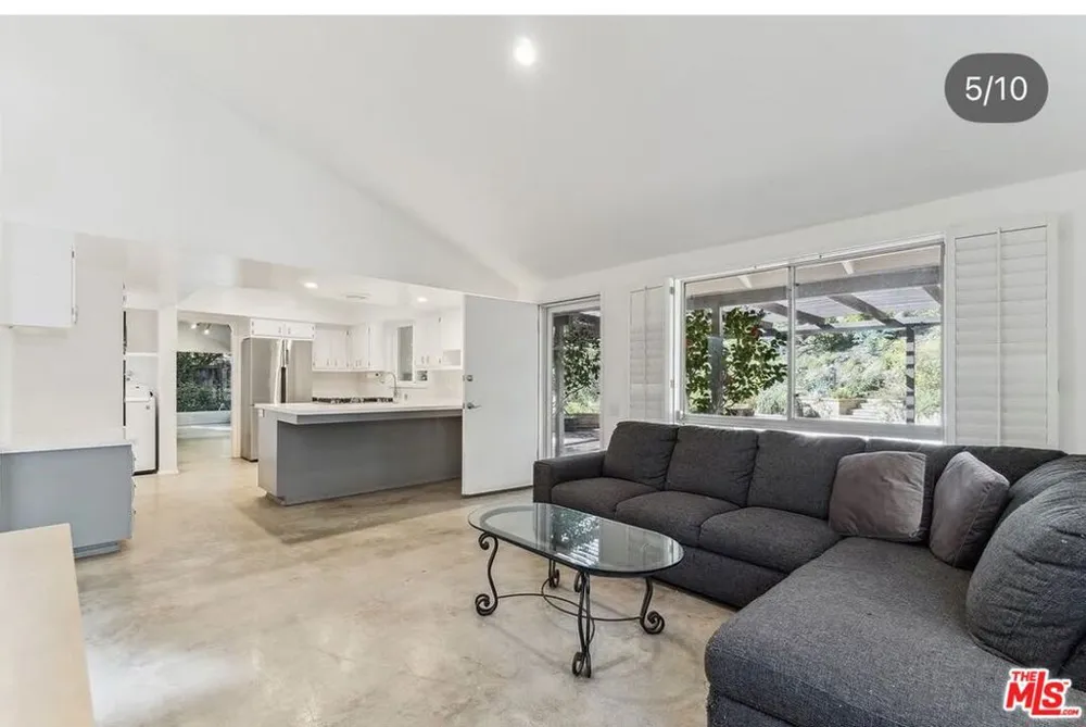 13443 Bayliss Road Los Angeles, CA 90049
