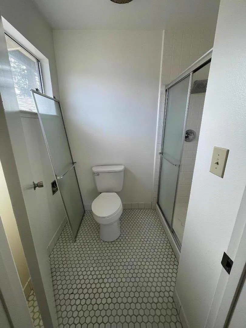 10 Sycamore Court Redwood City, CA 94061