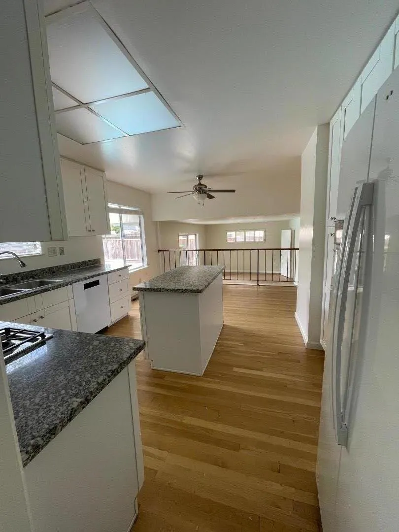 10 Sycamore Court Redwood City, CA 94061