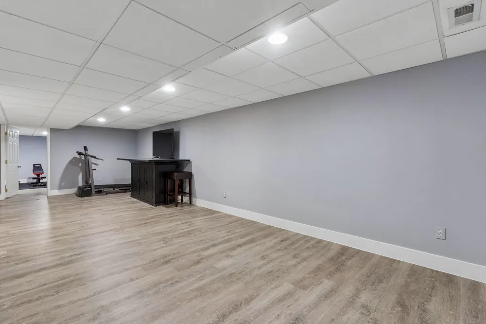 2164 Woodbine Drive Canton, MI 48188