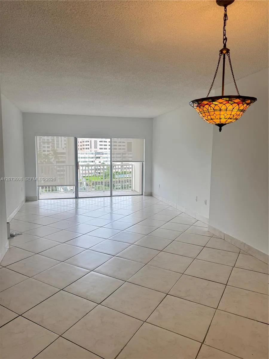 300 Bayview Dr #501 Sunny Isles Beach, FL 33160