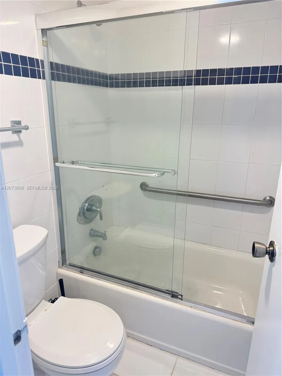 300 Bayview Dr #501 Sunny Isles Beach, FL 33160