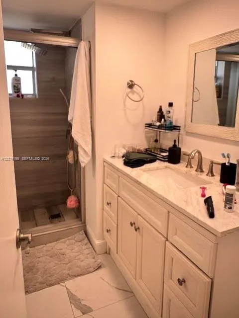 1680 NE 191st St #305-2 Miami, FL 33179
