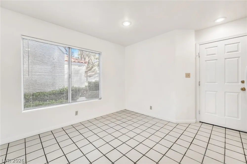 6986 Emerald Springs Lane Las Vegas, NV 89113