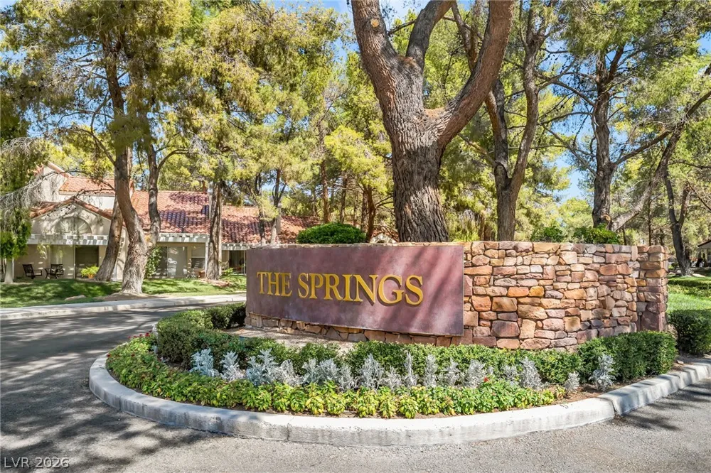 6986 Emerald Springs Lane Las Vegas, NV 89113