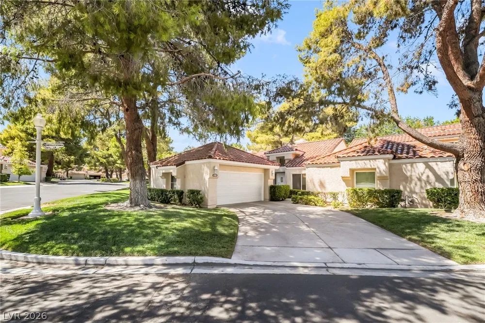 6986 Emerald Springs Lane Las Vegas, NV 89113