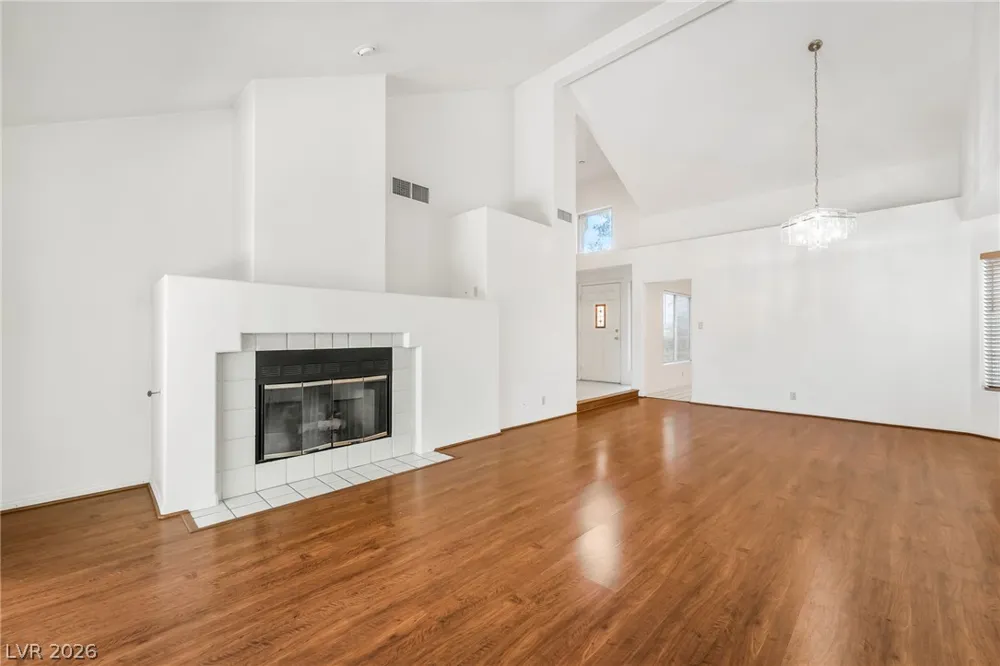 6986 Emerald Springs Lane Las Vegas, NV 89113