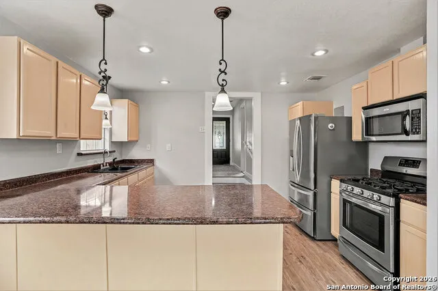 2039 Schley Ave San Antonio, TX 78210
