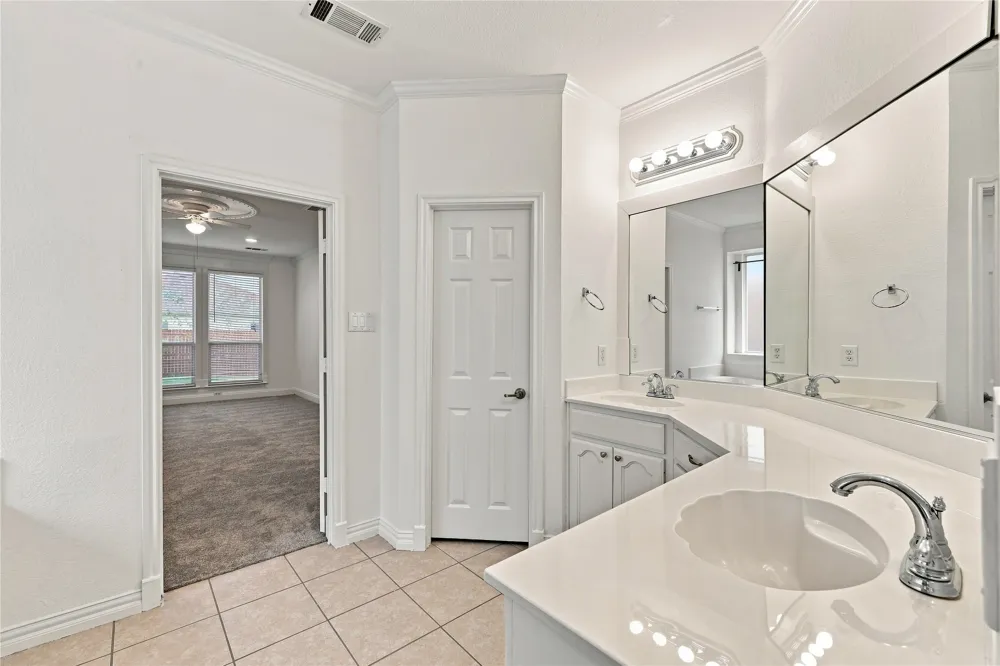 6427 Miranda Drive Fort Worth, TX 76131