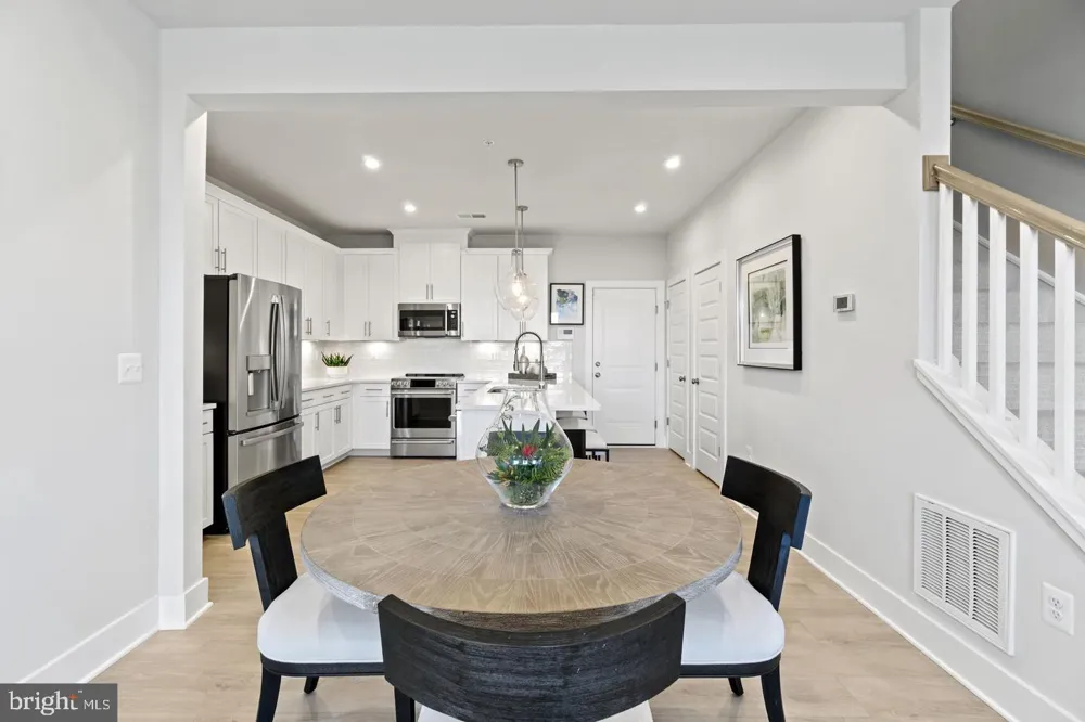 43805 MIDDLEWAY TERRACE Ashburn, VA 20147