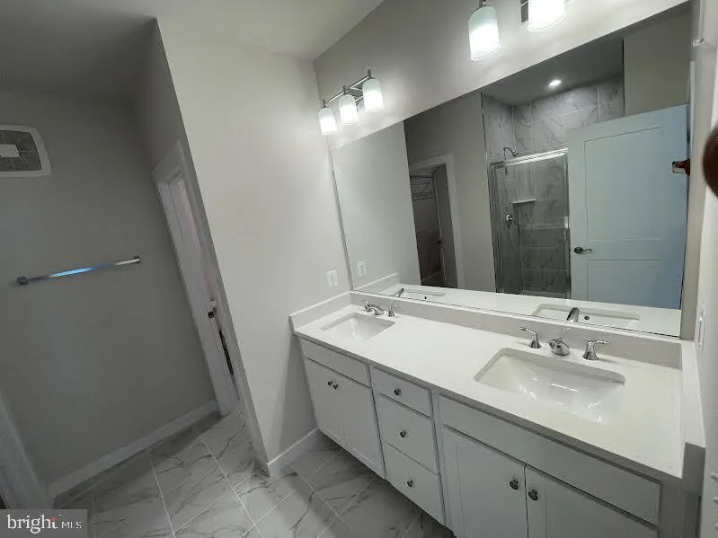 43805 MIDDLEWAY TERRACE Ashburn, VA 20147