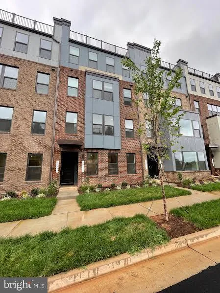 43805 MIDDLEWAY TERRACE Ashburn, VA 20147