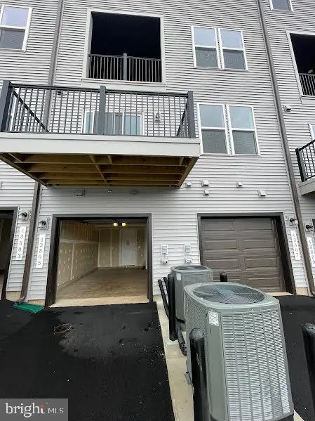 43805 MIDDLEWAY TERRACE Ashburn, VA 20147
