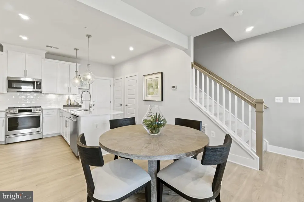 43805 MIDDLEWAY TERRACE Ashburn, VA 20147