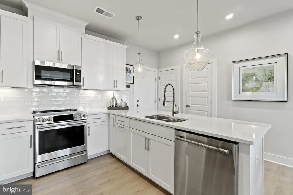 43805 MIDDLEWAY TERRACE Ashburn, VA 20147