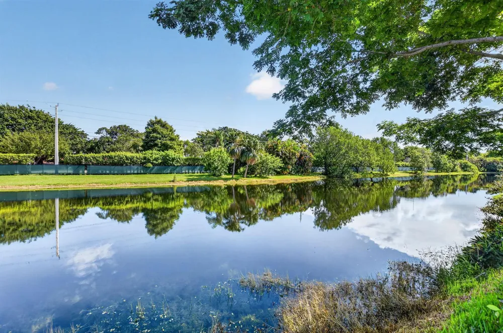 8681 BOCA DRIVE #20 Boca Raton, FL 33433