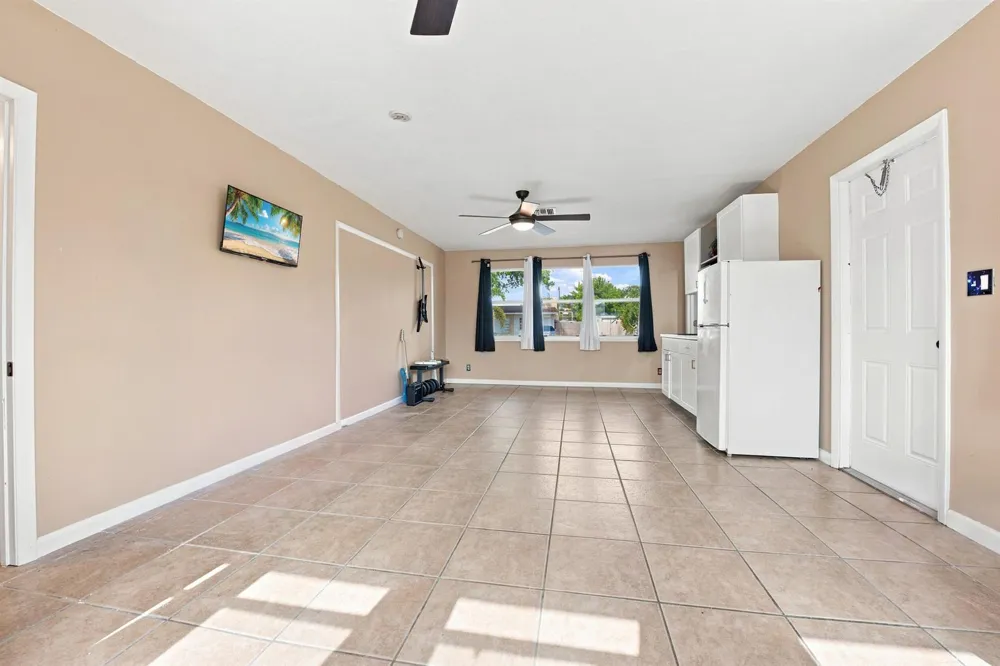 2610 NE 8th Avenue Pompano Beach, FL 33064