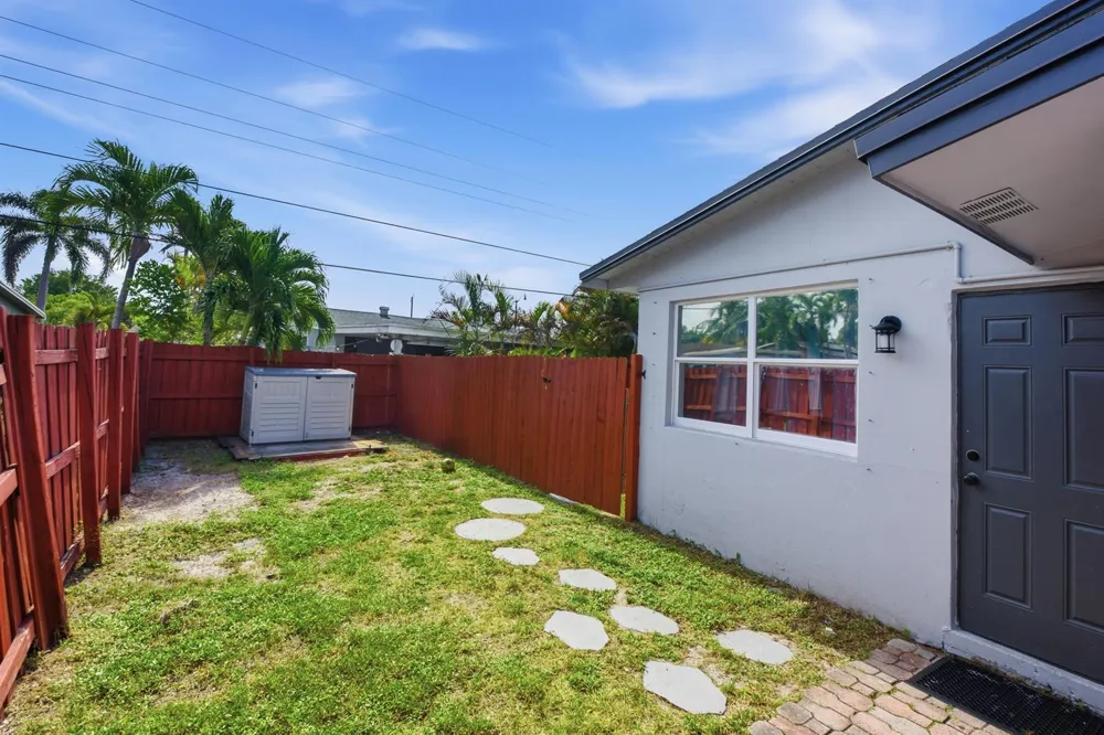 2610 NE 8th Avenue Pompano Beach, FL 33064