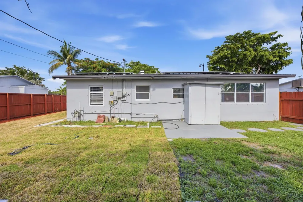 2610 NE 8th Avenue Pompano Beach, FL 33064