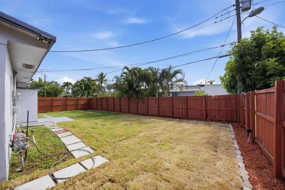 2610 NE 8th Avenue Pompano Beach, FL 33064