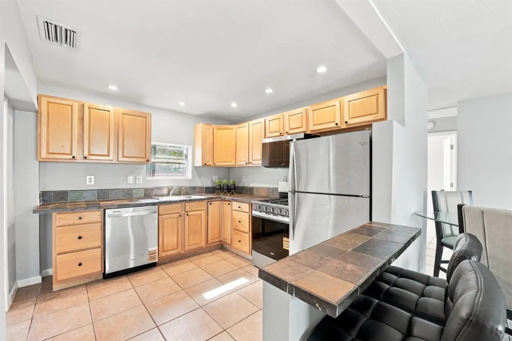 2610 NE 8th Avenue Pompano Beach, FL 33064