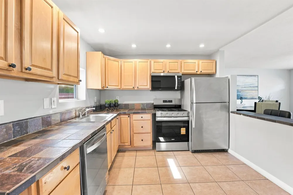 2610 NE 8th Avenue Pompano Beach, FL 33064