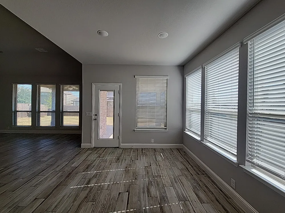 900 Superbloom Avenue Justin, TX 76247