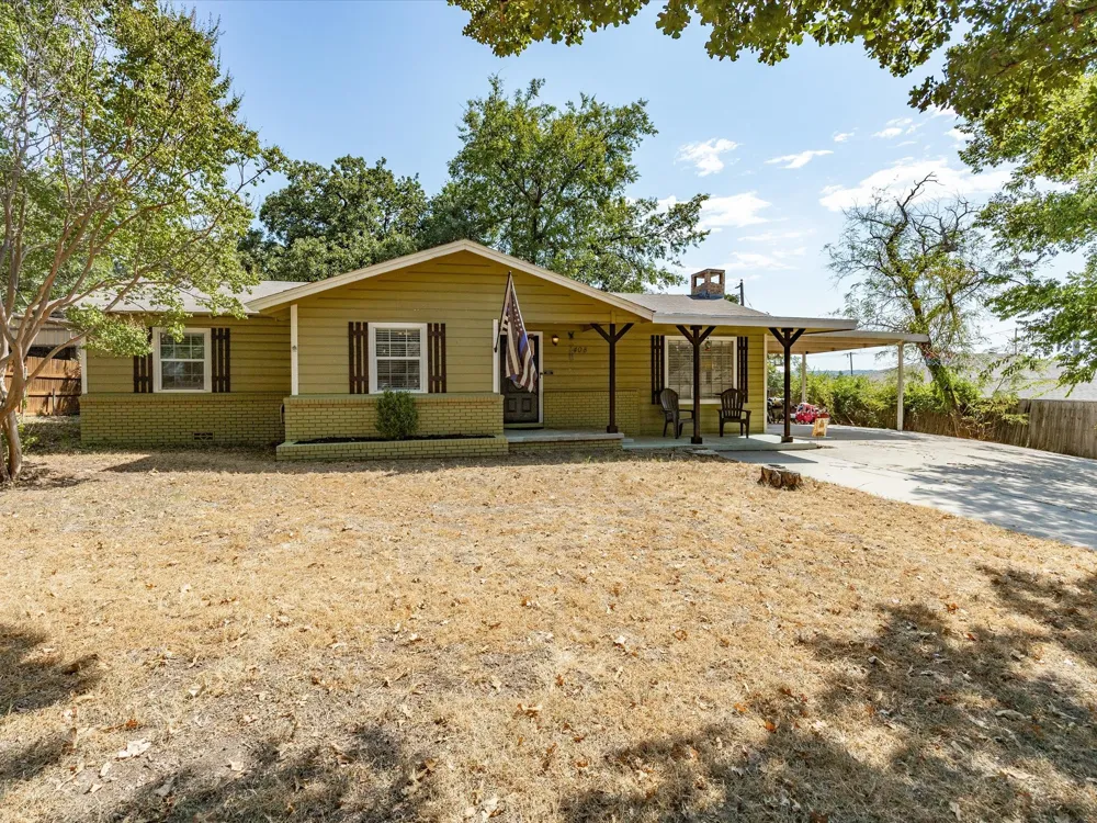 408 Inwood Road Azle, TX 76020