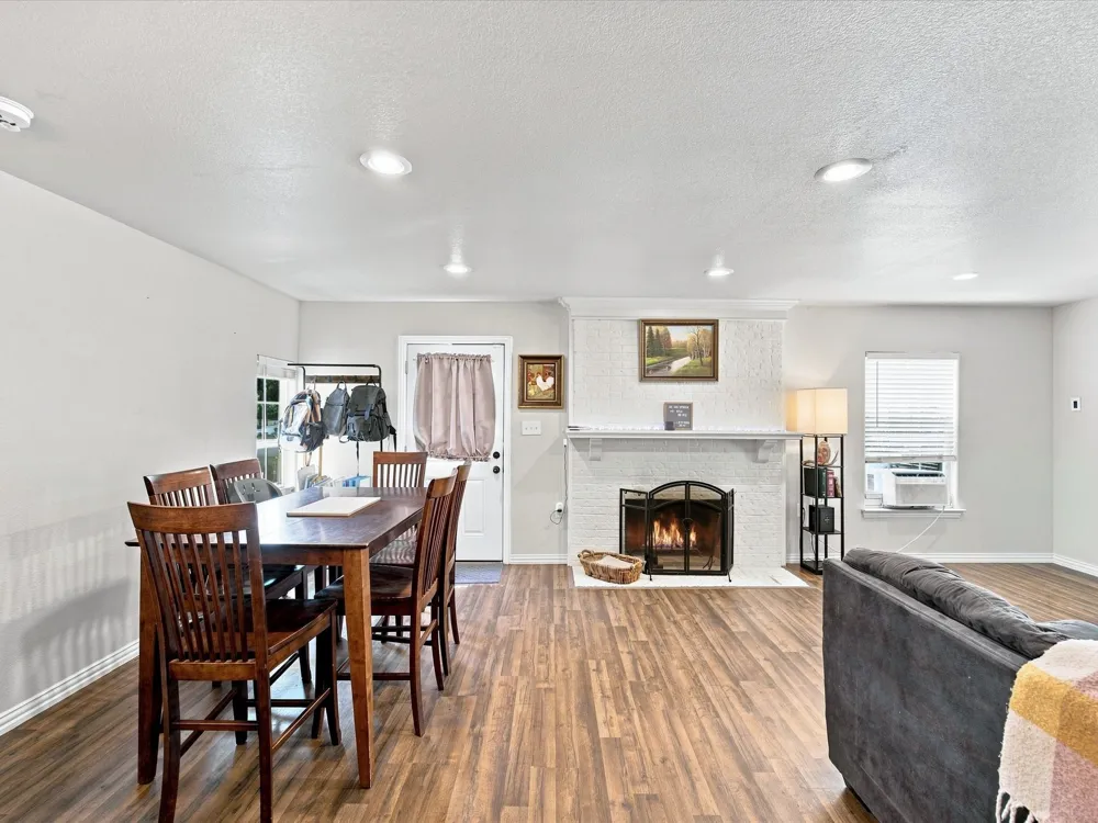 408 Inwood Road Azle, TX 76020