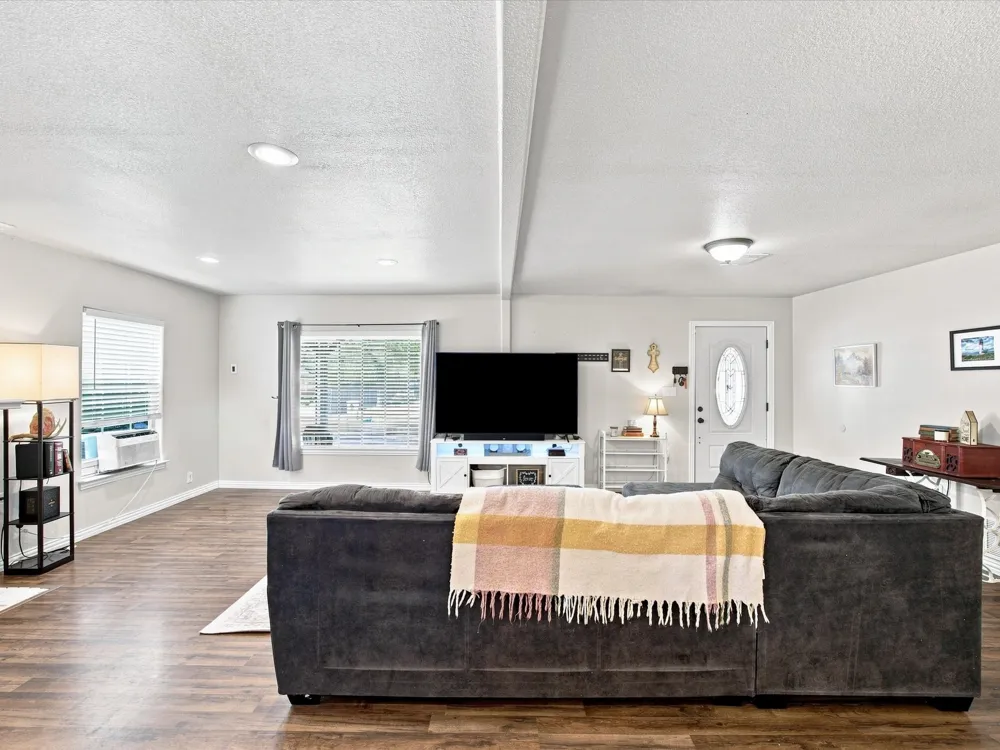 408 Inwood Road Azle, TX 76020