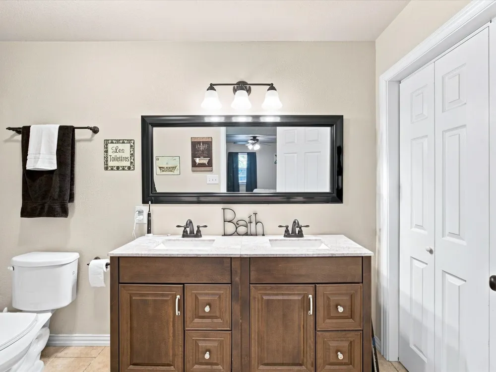 408 Inwood Road Azle, TX 76020