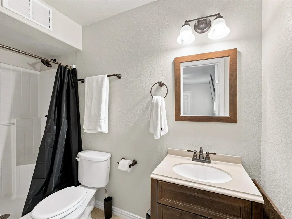 408 Inwood Road Azle, TX 76020