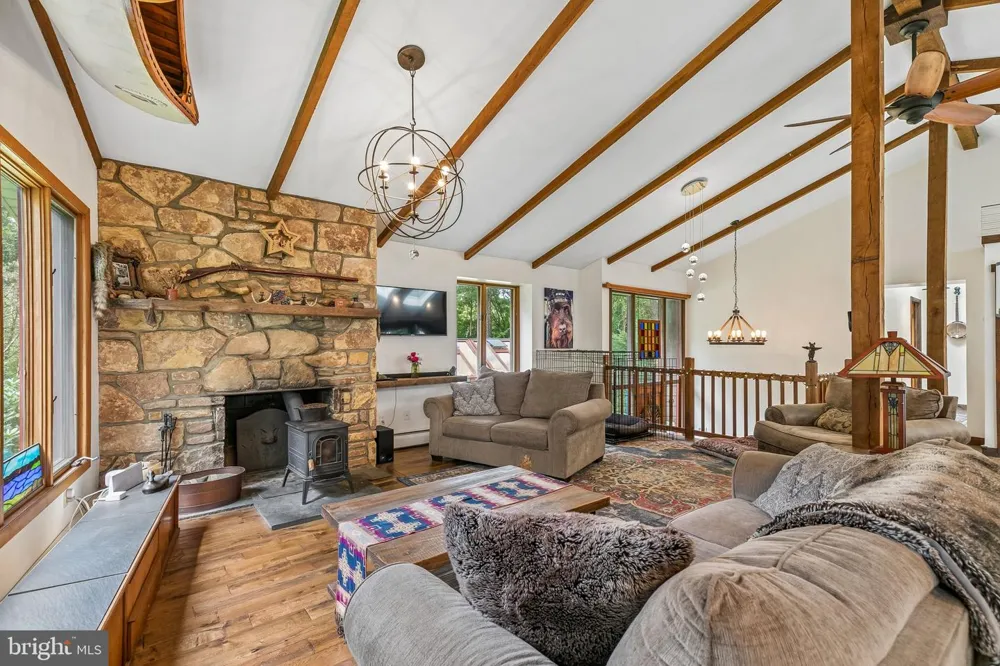 116 RIDGE VALLEY ROAD Ottsville, PA 18942