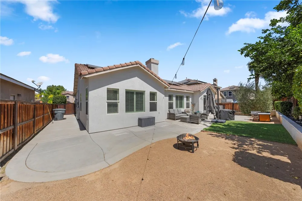 1867 Jasmine Court San Jacinto, CA 92583