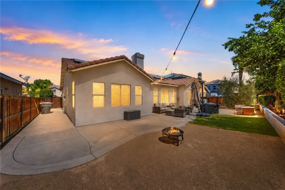 1867 Jasmine Court San Jacinto, CA 92583