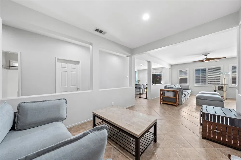 1867 Jasmine Court San Jacinto, CA 92583