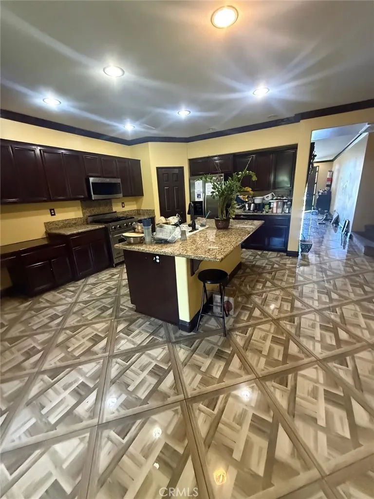 6324 Trapani Palmdale, CA 93552