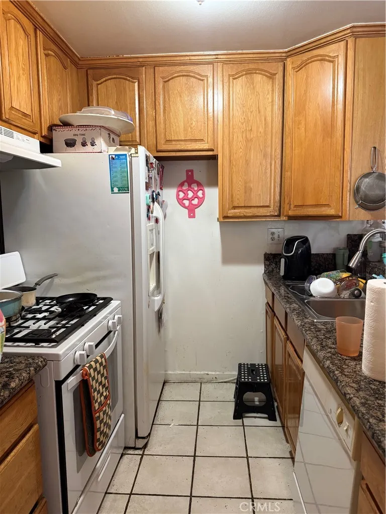 8601 International Avenue #259 Canoga Park, CA 91304