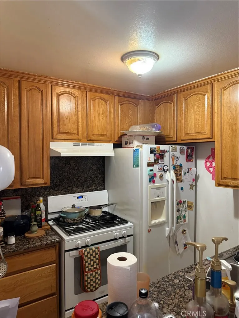 8601 International Avenue #259 Canoga Park, CA 91304