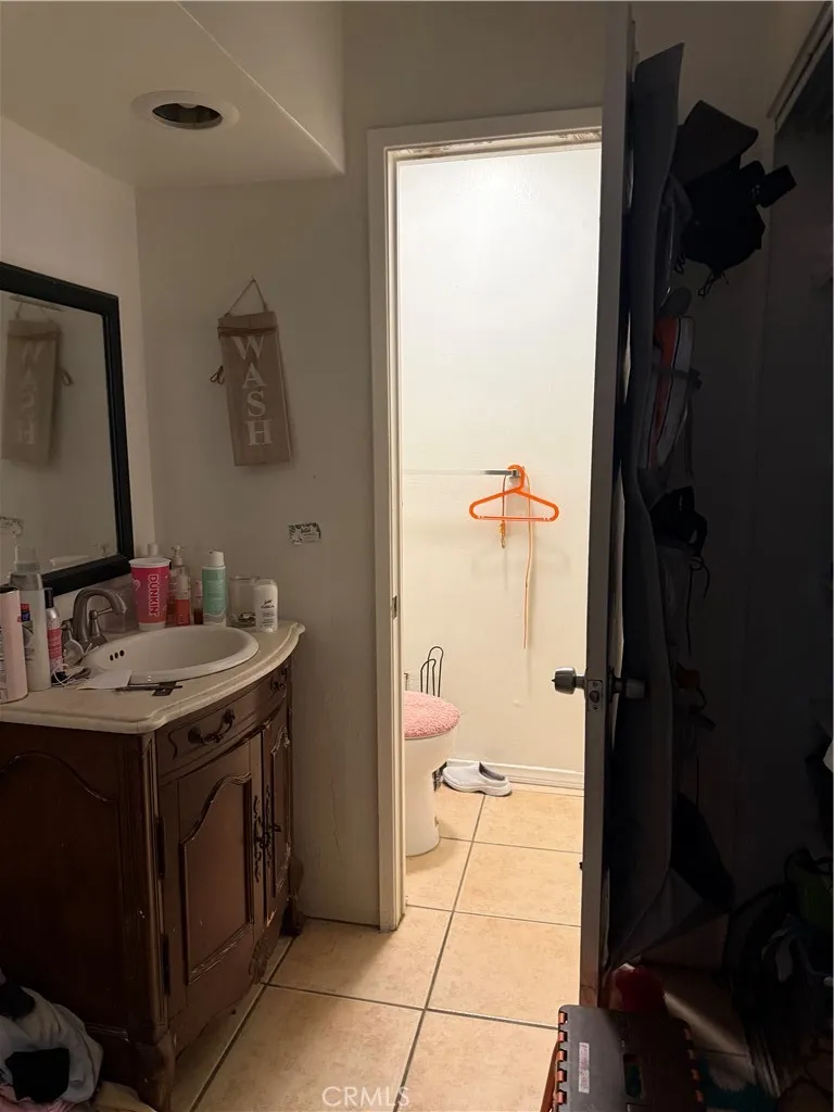 8601 International Avenue #259 Canoga Park, CA 91304